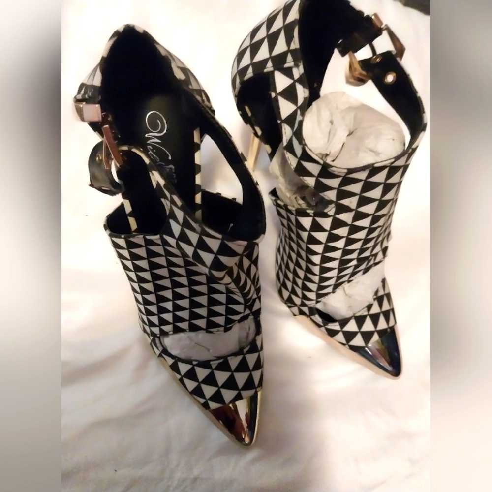 Wild rose heels
